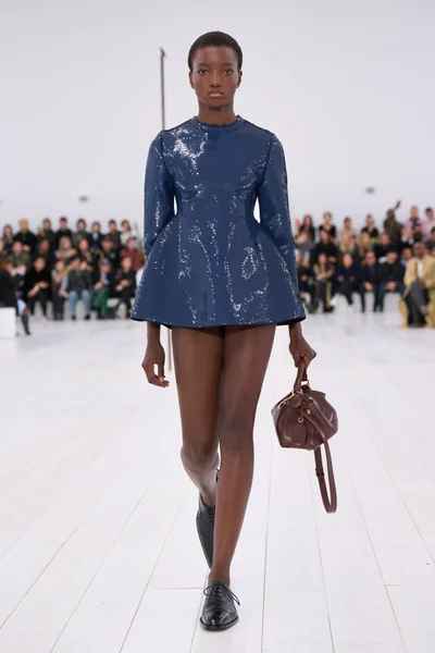 Look 18